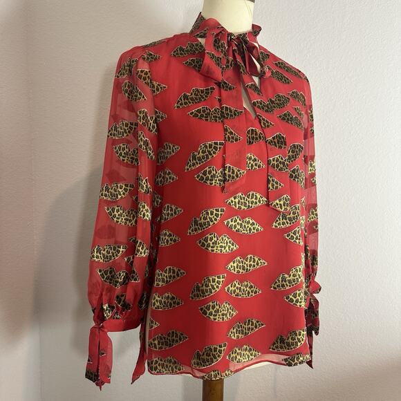 Alice + Olivia x Donald Robertson Silk Leopard Lip Top Red Blouse XS Mobwife Bow - Picture 4 of 11